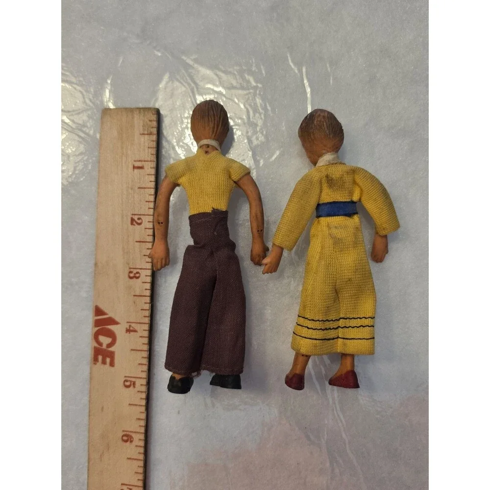 Caco vintage dollhouse